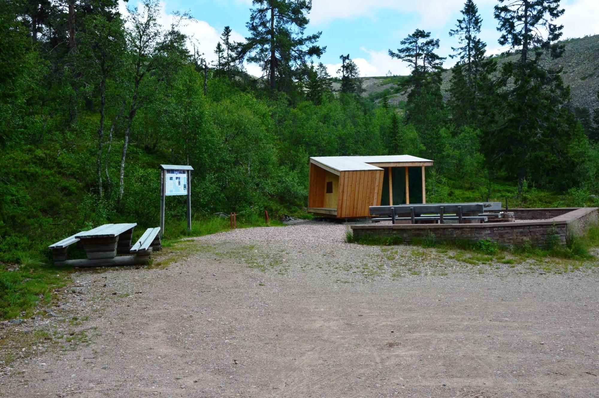 Hytte Anno 1721 Uten Internett, Strom, Vann - Men Med Rodmalt Utedo Ljordal Exterior photo